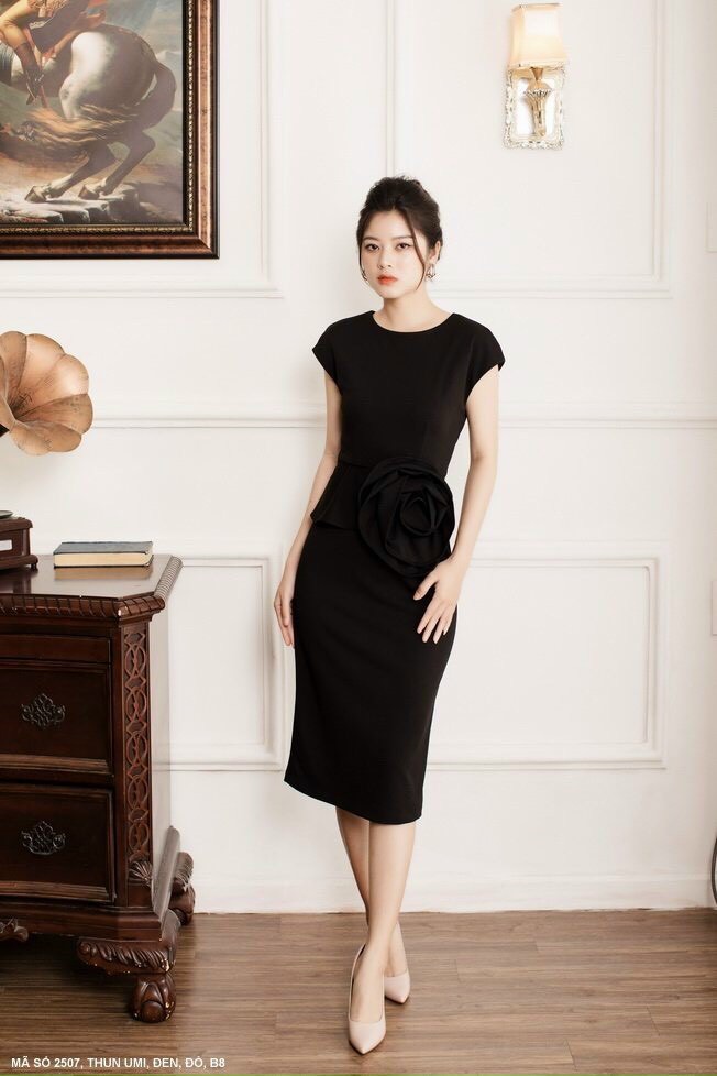 Đầm Ôm Đính Hoa Hồng - D2507